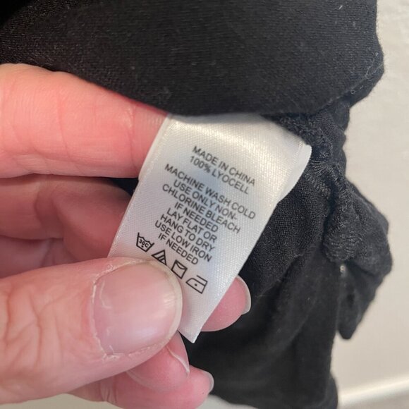 1 State Black One Sleeve Ruched Side Top Medium - Picture 4 of 7